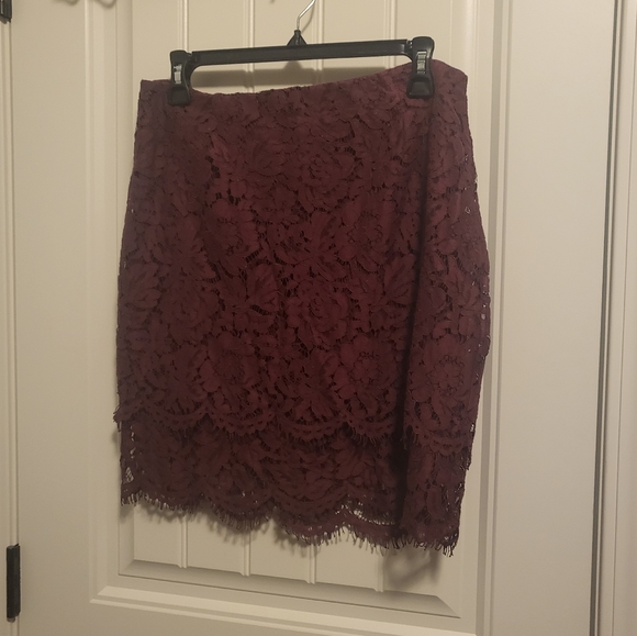 Lulu's, L, Burgundy - Picture 6 of 11